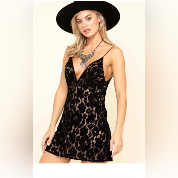 Free People dangerous love 💕 mini dress in Black NWOT size 12 - Picture 1 of 16